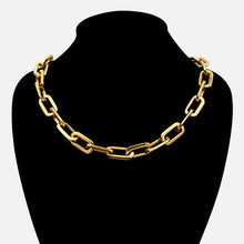 Load image into Gallery viewer, Gianna Oval Link Necklace in gold