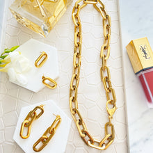 Load image into Gallery viewer, Gianna Oval Link Necklace in gold