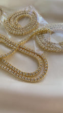 Cargar y reproducir el video en el visor de la galería, gold plated tennis necklaces with cubic zirconia 
