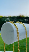 Cargar y reproducir el video en el visor de la galería, Video of sanza jewelry men&#39;s rope chain in yellow 14 karat gold filled. Hypoallergenic, tarnish resistant and water resistant. High quality affordable luxury.
