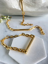 Load image into Gallery viewer, Celeste Oval Link Bar Bracelet in gold
