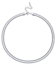 Charger l&#39;image dans la galerie, Snake chain 18 karat white gold necklace
